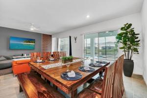 Spacious Dreamscape 12rooms 11 bathrooms 25 people Wifi