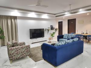Premium Apartment in Hiranandani Powai by Maxxvalue - Chitranjan
