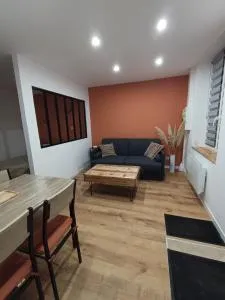Appartement cosy à Chamagne - 万塞