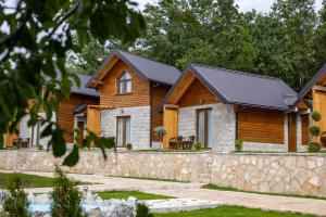 Etno selo Tačevine - 3hvězdičkové hotely ve městě Nikšič