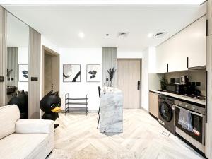 Indulge in a Regal Retreat at JVC