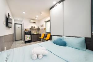 Super Cheap - Balcony & Netflix Studio - Bui Vien