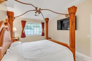 Grand Wood Suites - 3rd Floor Back Side Corner Penthouse Suite 305 - Columbus