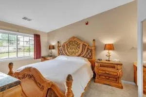 Grand Wood Suites - 3rd Floor Front Side Corner Penthouse Suite 301 - Columbus