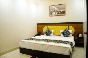 Hotel Shakuntla Palace - 400 Meters away from Vishnu Pad Temple 7 mins walk