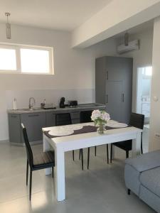 Silver Moon Residence 2