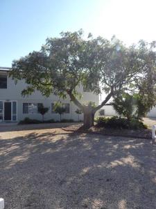 Moonta Bay Stylish large home 3 min walk from beach and jetty - 3hvězdičkové hotely ve městě Port Moonta