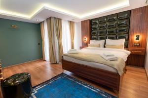 THE MUA LUXURY HOMEs