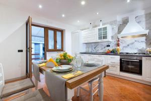 Appartamento in Villa con Terrazzo e Vista Golfo