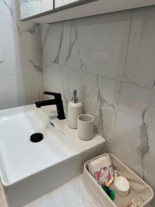 Elegant apartment with garage parking