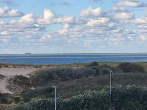 Studio with sea view and panoramic view in Bredene