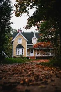 Le Pavillon! Comfort in Nature with spa and fireplaces - Chertsey