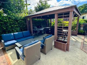 弓ヶ浜海水浴場徒歩1分! 一棟貸別荘! Yumigahama Beach House & BBQ!