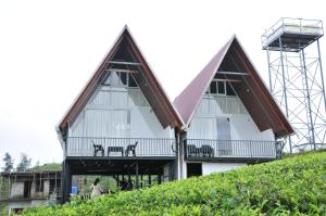 Kudaram County Resort