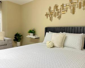 Falcon Breeze-Gated-Security-Airport Pickup Available