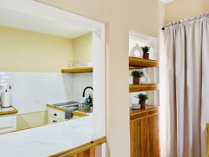 Falcon Breeze-Gated-Security-Airport Pickup Available