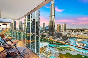Luxury 3BR with Burj Khalifa Views, Pool, Gym, and Free Parking