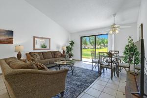 P1807 - Costa Circle - Meredith Lodging