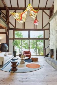 Unique Fully Restored Landmark Barn in Hudson