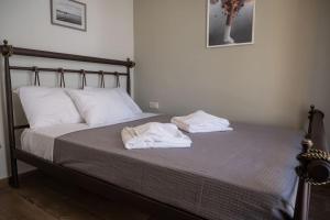 Erato 2 Cosy Apartment by HomeSH