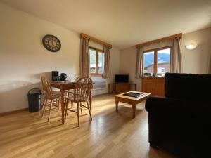 Appartement calme à Samoëns avec piscines, animaux acceptés - FR-1-624-107