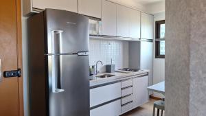 Apartamento Quarto e Sala, varanda, vista mar com infraestrutura