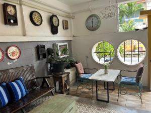 Auntie & Niece PHUKET