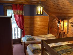 Chalets Chalet Confortable 14 Pers, 6 Ch, Wi-Fi, Parking, 300m des Pistes Serre Chevalier - FR-1-762-50 : photos des chambres
