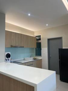 Meridin Bayvue - 3BR - 6 Pax - Near MMHE