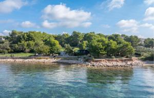 3 Bedroom Pet Friendly Home In Biograd 