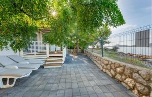 3 Bedroom Pet Friendly Home In Biograd