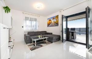 Stunning Home In Maslenica With Wifi 