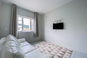 Apto de 01 quarto há poucos metros do mar! 0453