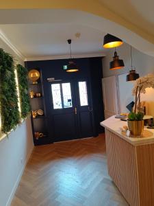 Hotels The Originals Boutique, Hotel d'Angleterre, Fecamp : photos des chambres