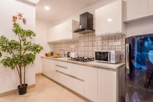 Scenic 1BHK Apartment by tisyastays