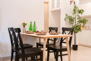 Scenic 1BHK Apartment by tisyastays