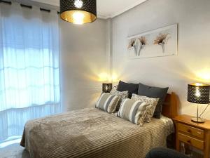 Superior La Playa! 3 Bedrooms! 2 Baths! Air Condition! Side Sea View!