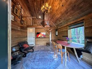 New Unique Treehouses with hot tub in Oisterwijk