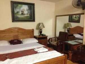 Hoàng Gia Hotel -150 Nghi Tàm HN - by BAY LUXURY