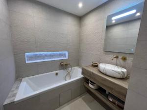 Laguna Beach appart dans résidence avec piscine