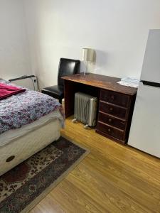 Springvale couple room with shared bathroom