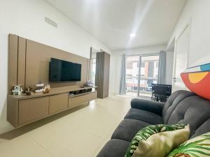 Apto amplo há poucos metros do mar em Palmas- 0107