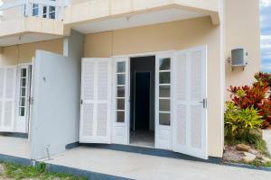 Apto de 01 quarto há poucos metros do mar! 0451