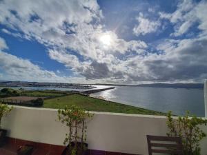 Gran terraza sobre el mar en casco urbano Vilanova