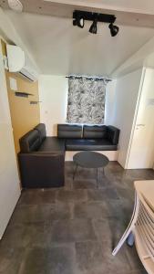 Mobil Home récent Camping La Palmeraie