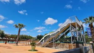 Campings Mobil Home recent Camping La Palmeraie : photos des chambres