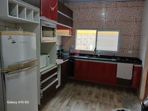 600 metros da praia piscina e churras 3 vagas