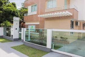 Apartamento de 2 Quartos na Praia de Palmas - 0117