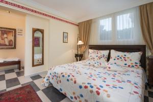 Two-Bedroom Apartment with Spa Bath