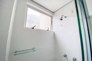 Amplo apartamento com 2 suítes na praia - 0118